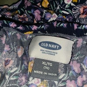 Floral jumpsuit perfect for fall.